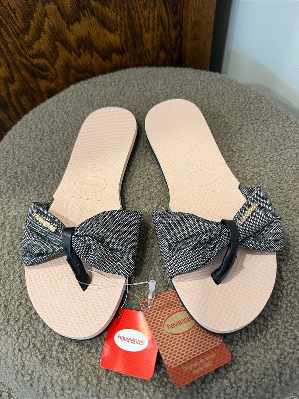 Havaianas Women's Light Pink Slide Sandals with Black Bow